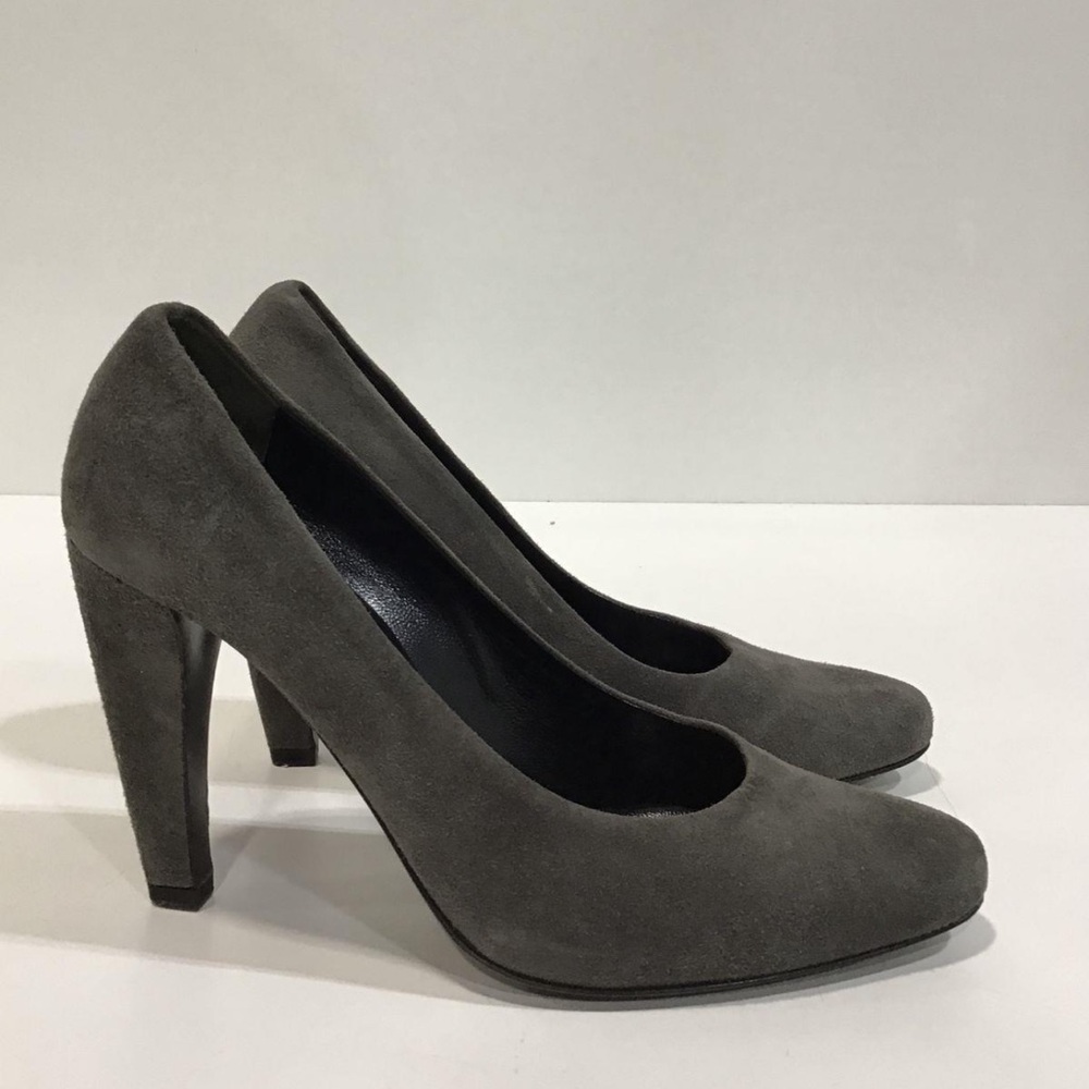 Women’s Prada Grey Suede Pump Size 37.5 - Picture 2 of 8
